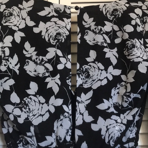 Love... Ady Floral Romper from Nordstrom Rack - Picture 8 of 12